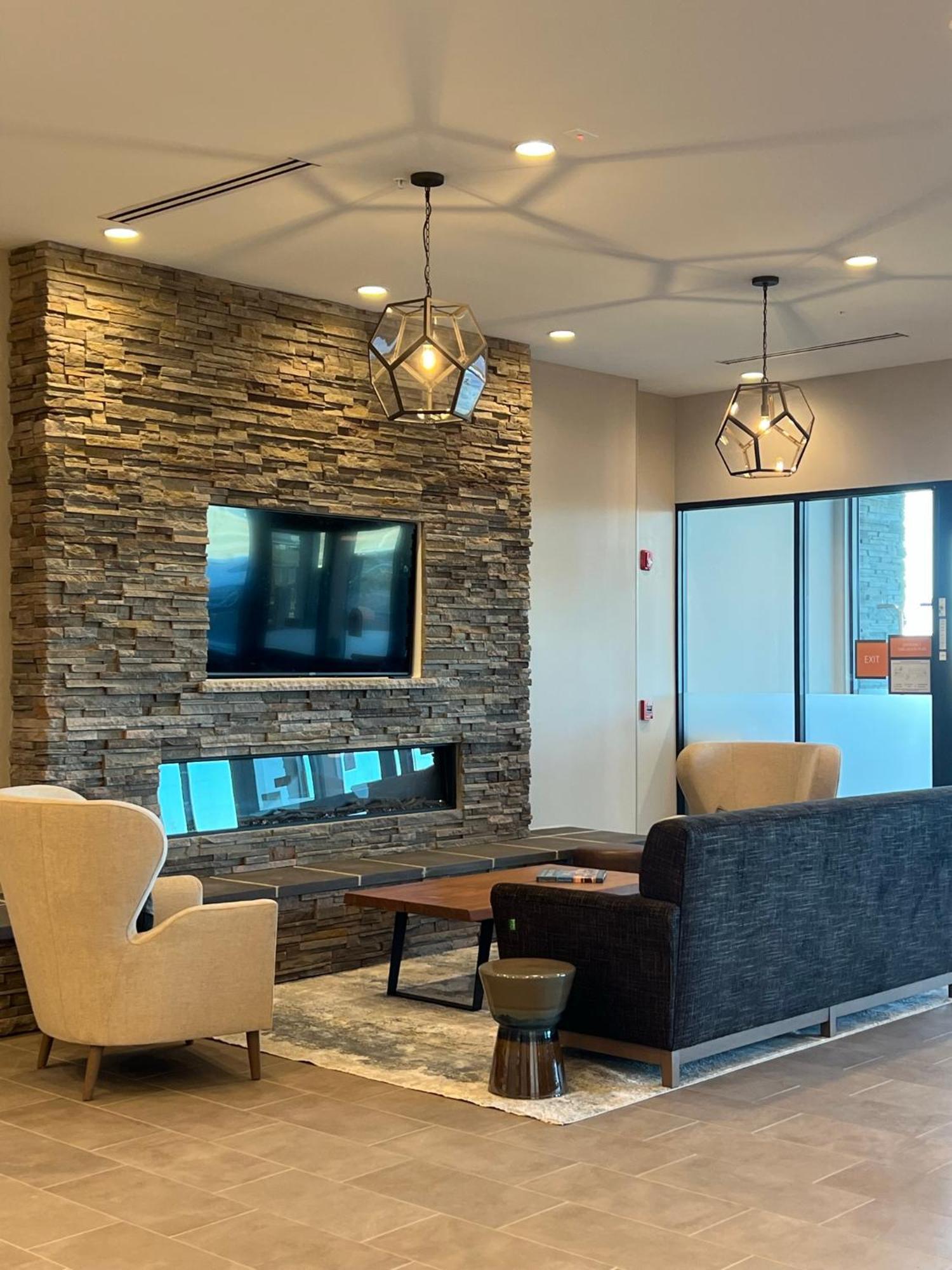 La Quinta Inn And Suites By Wyndham Lincoln Exteriör bild