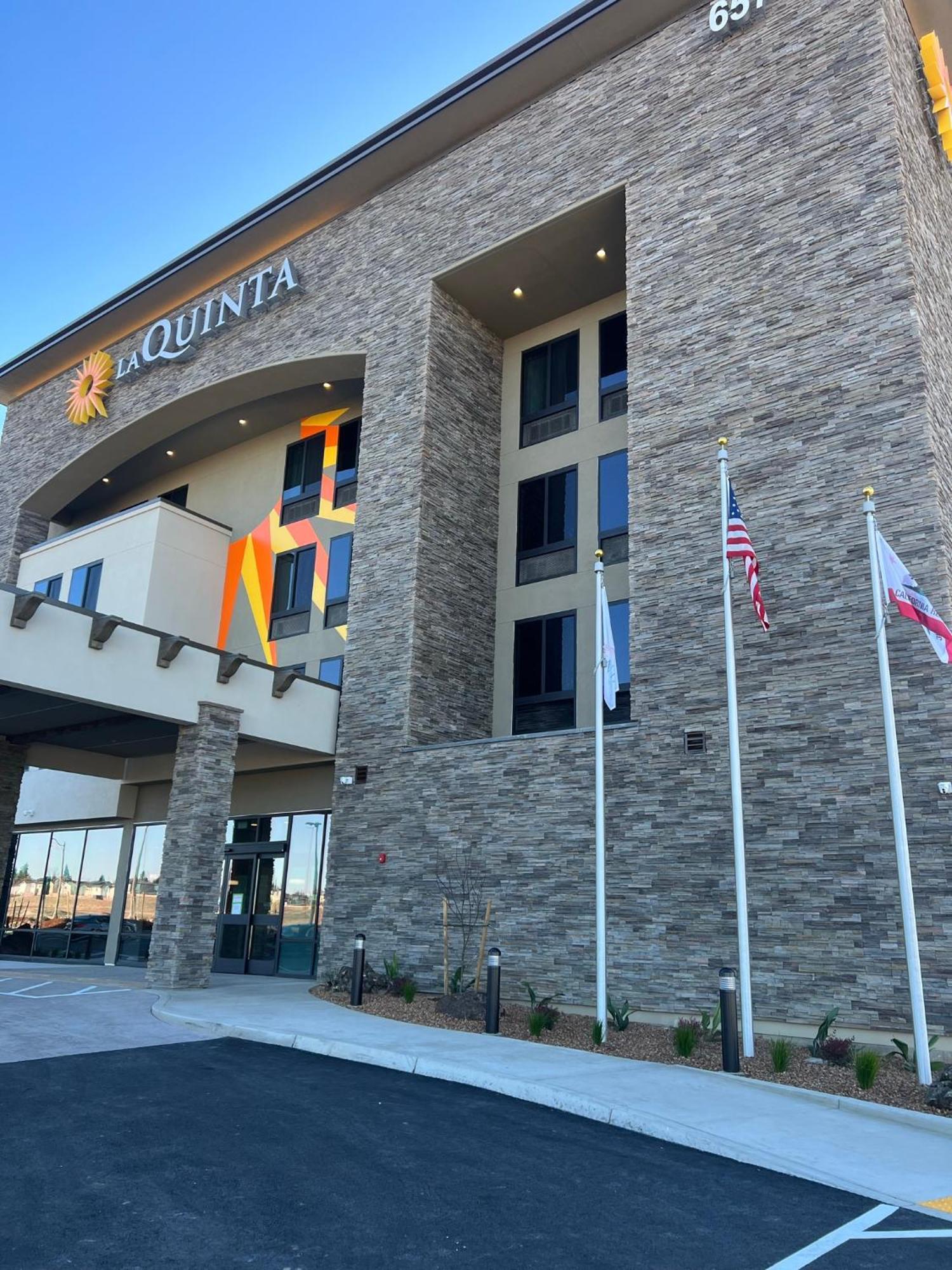 La Quinta Inn And Suites By Wyndham Lincoln Exteriör bild