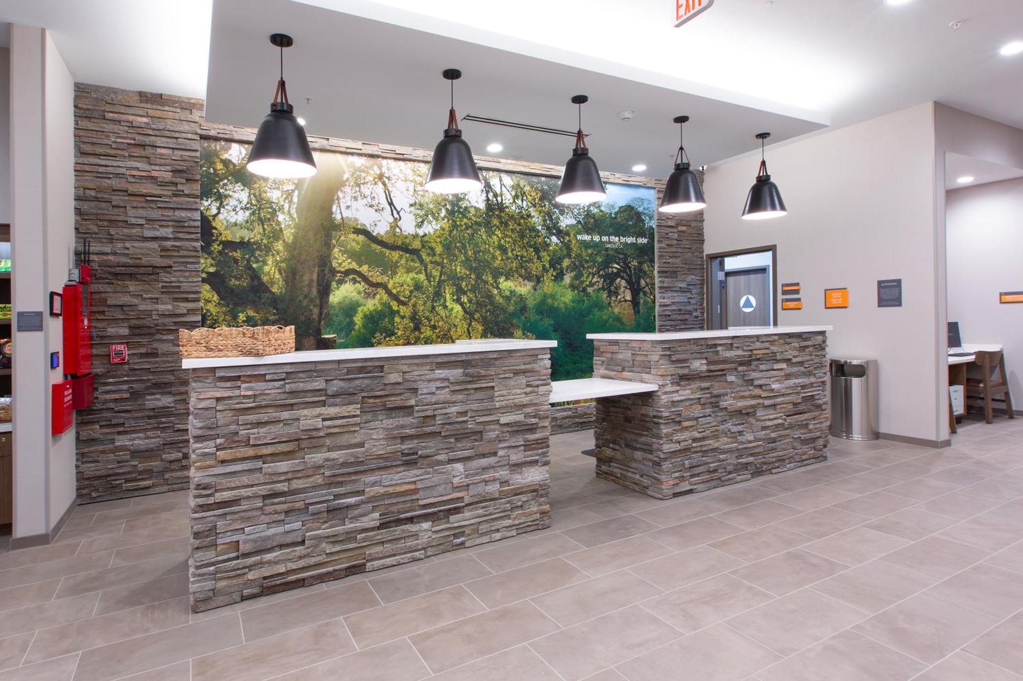 La Quinta Inn And Suites By Wyndham Lincoln Exteriör bild