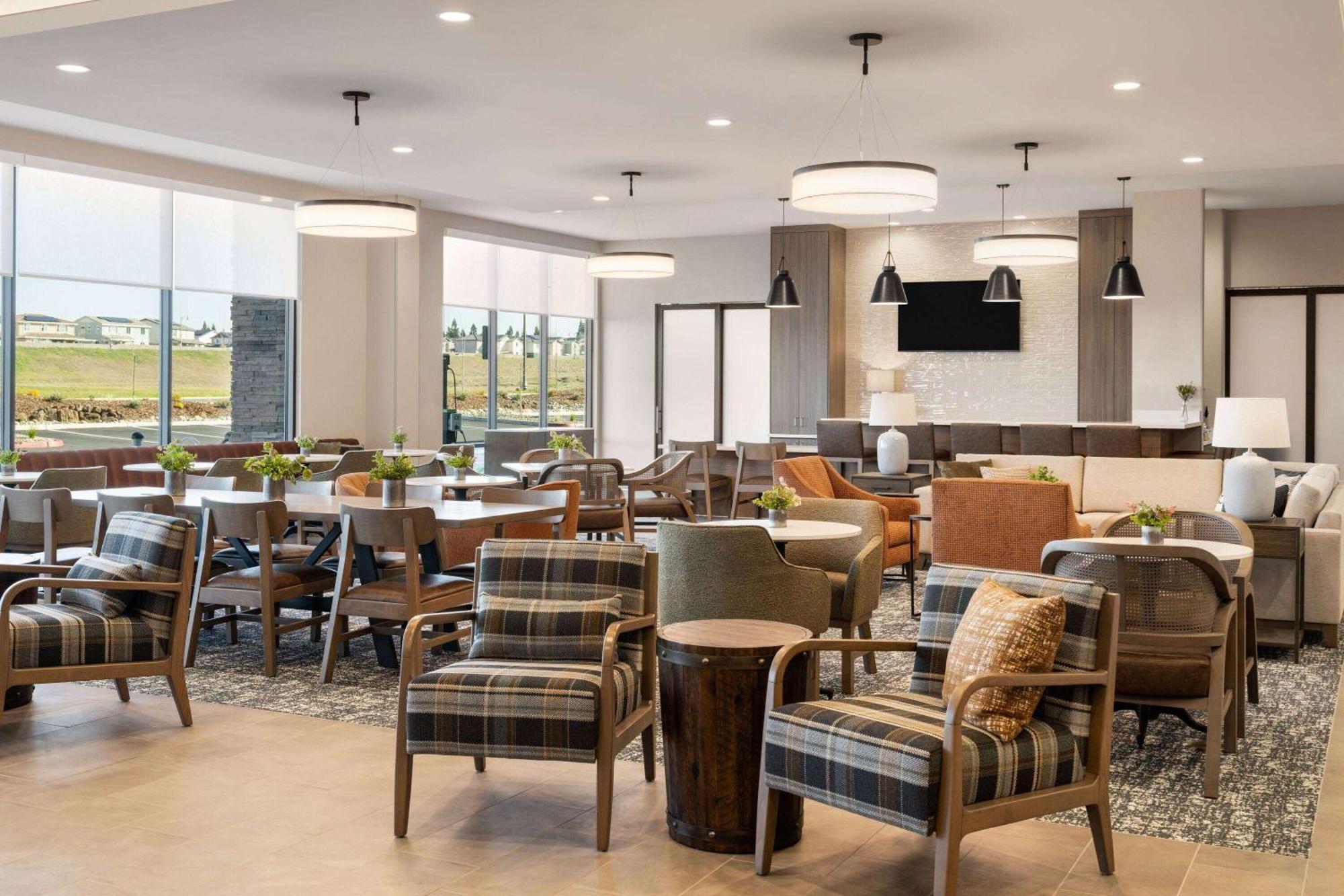 La Quinta Inn And Suites By Wyndham Lincoln Exteriör bild